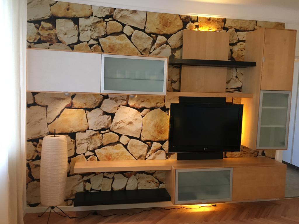 Am Loewenpark Apartment Melk Bagian luar foto