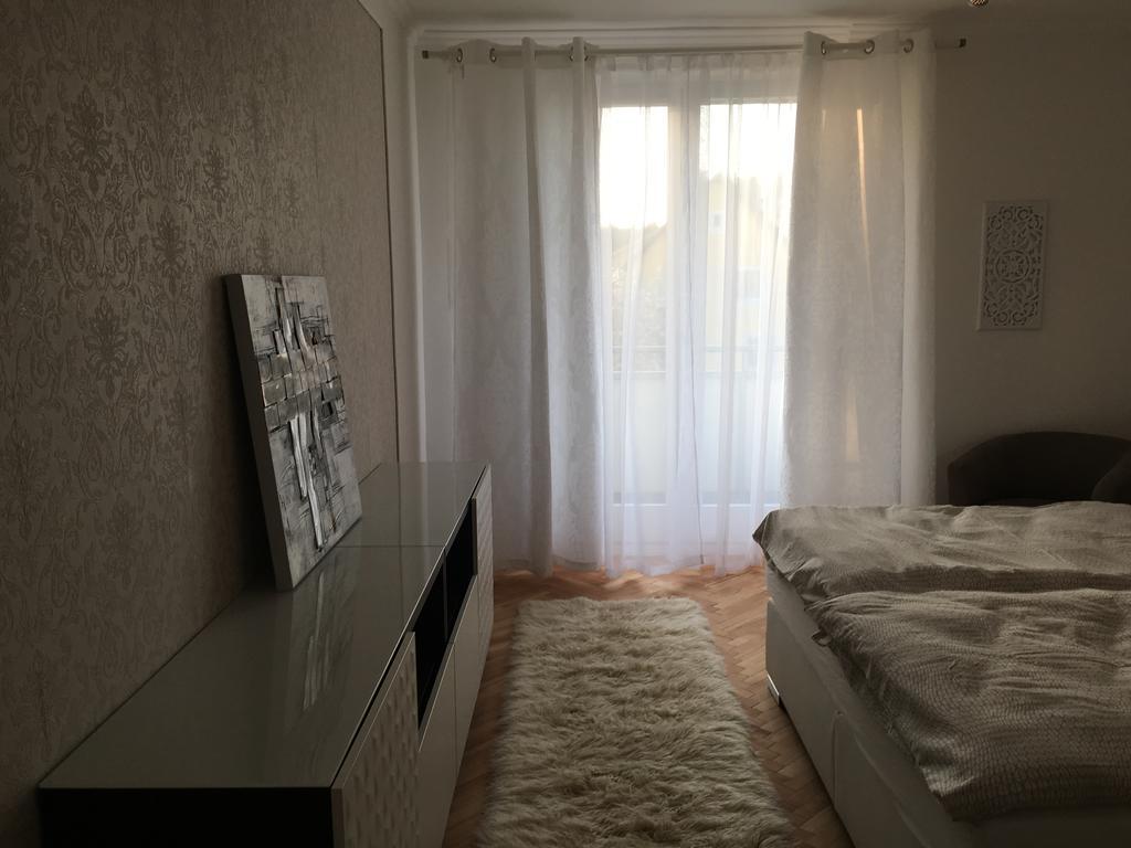 Am Loewenpark Apartment Melk Bagian luar foto