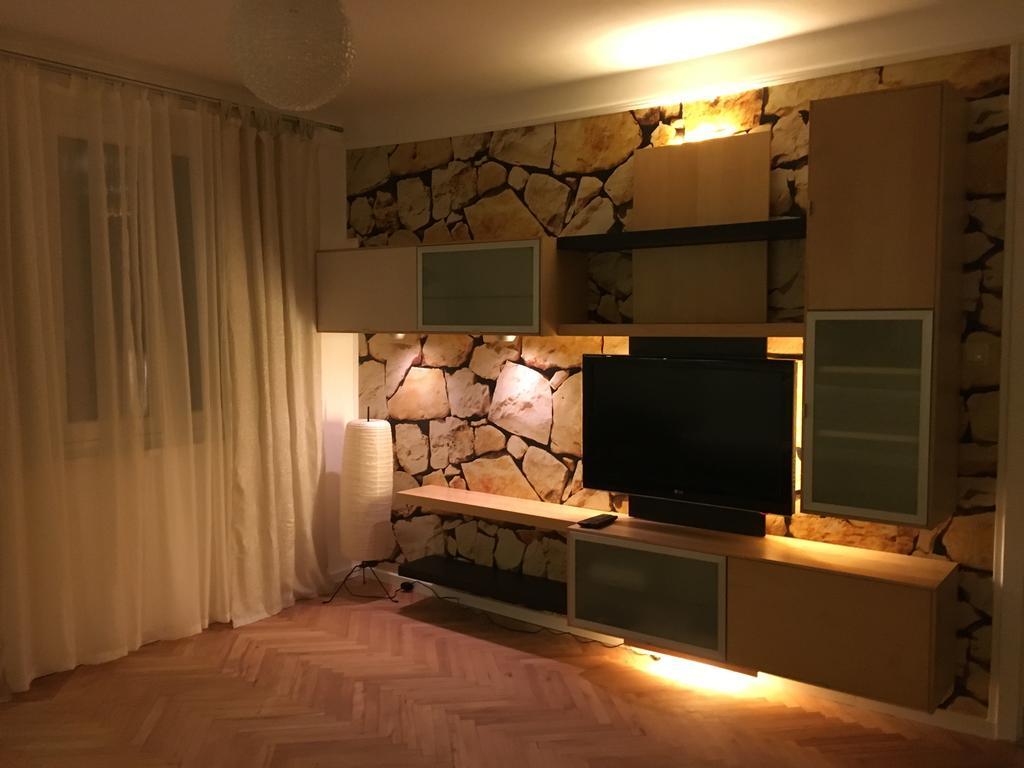 Am Loewenpark Apartment Melk Bagian luar foto